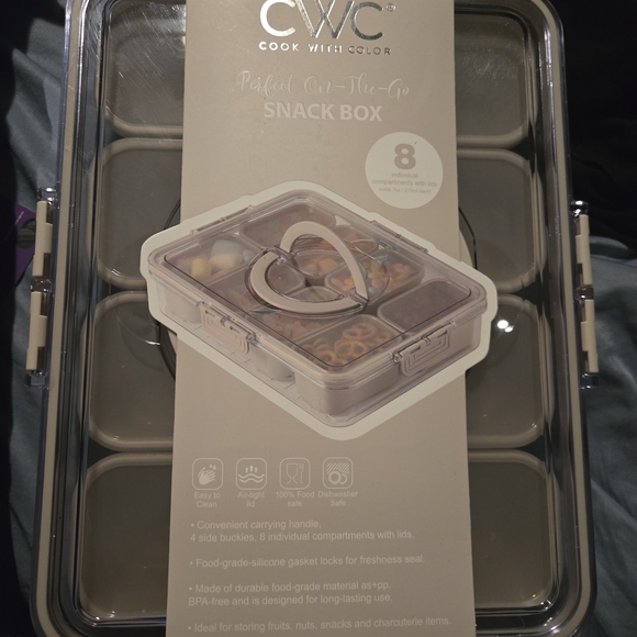 CWC Snack Box with 8 Compartments - Picture 6 of 7